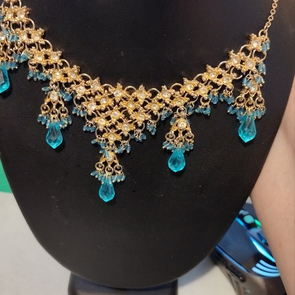 Necklaces and Earrings Set Refurbished - Picture 3 of 3